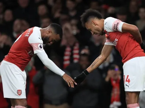 Lacazette nói một lời về việc Aubameyang gia hạn với Arsenal