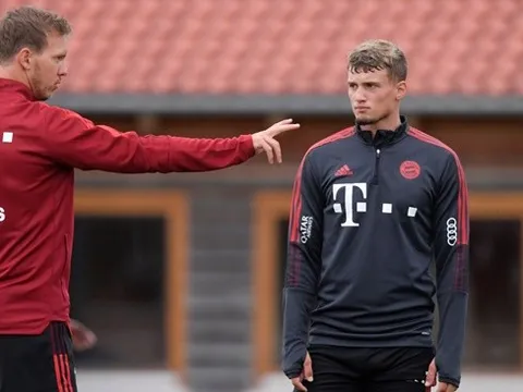 Làm 2 đồng đội chấn thương trong 1 tuần, sao Bayern bị HLV chấn chỉnh