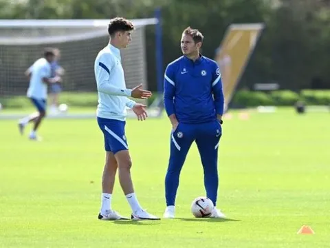 Lampard được chỉ cách dùng 'bộ tứ siêu đẳng'