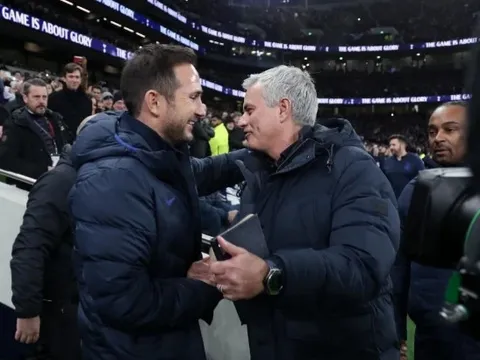 Lampard tiết lộ chuyện 'trần như nhộng' cùng Mourinho