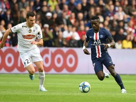 Lần đầu lập công, "quái thú" từng hủy diệt Real Madrid sướng run người