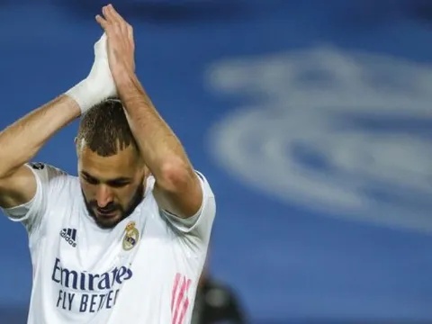 Lập cú đúp giúp Real vượt ải, Benzema phá vỡ im lặng về 1 điều