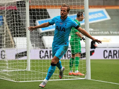 Lập cú đúp, tiền đạo Tottenham chính thức 'sánh vai' với các huyền thoại Premier League