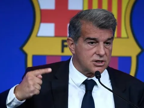 Laporta: "Đúng vậy, tôi bảo Koeman ông không phải HLV tôi ưa thích"
