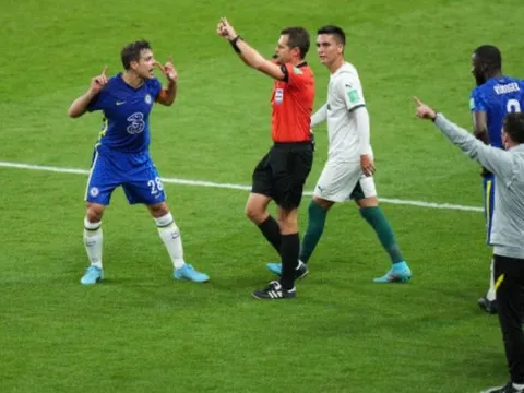 Lật kèo lừa đối thủ, đội trưởng Chelsea phá vỡ im lặng