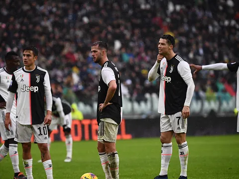 Ronaldo ghi bàn mở tỷ số, Juventus nhận thất bại đầu tiên của mùa giải