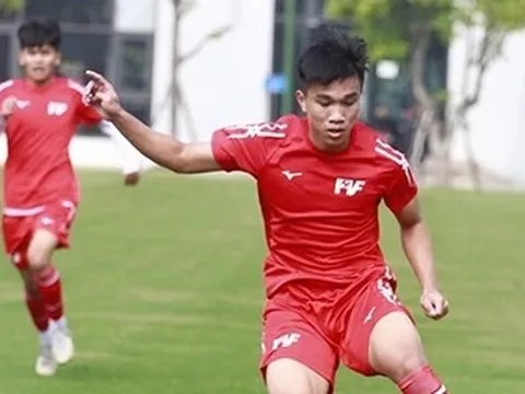 Lê Văn Đô nhận thẻ đỏ trực tiếp ở V-League 2