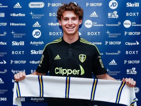 Leeds chính thức có tân binh đầu tiên cho mùa giải 2022/23