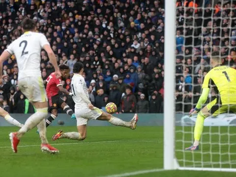Leeds ghi 2 bàn trong 24 giây, nhưng Fred đã giải cứu Man Utd