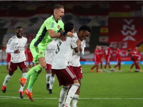 Leno sắm vai người hùng, Arsenal "phục hận" thành công trước Liverpool