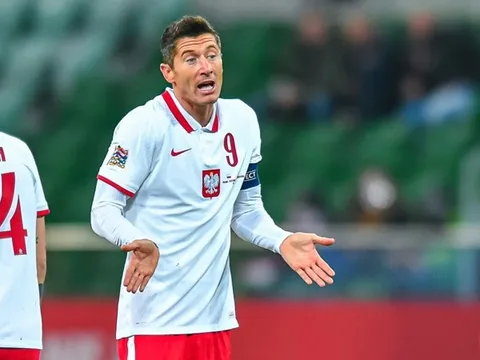 Lộ diện 3 CLB Premier League gửi đề nghị mua Robert Lewandowski