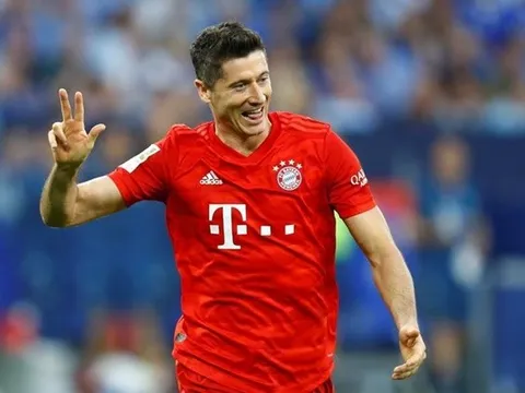 'Lewandowski giỏi hơn tôi gấp 10 lần'