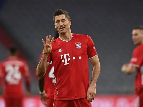 Lewandowski lập poker, Bayern thắng Hertha Berlin trong trận cầu siêu kịch tính