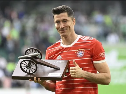 Lewandowski tuyên bố rời Bayern
