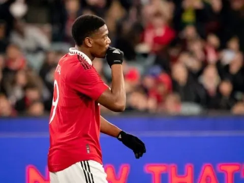 Liên tục ghi bàn, Ten Hag nhắc nhở Martial