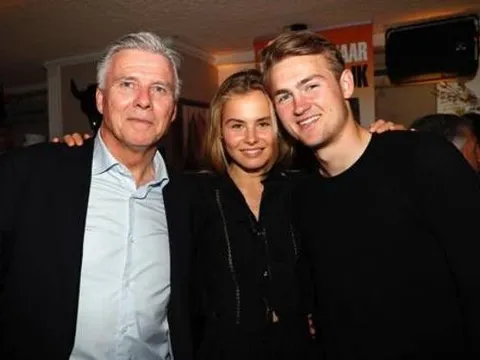 Cha vợ De Ligt khó chịu với nhận định của huyền thoại Hà Lan