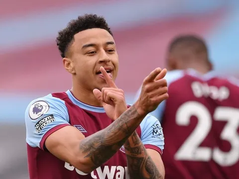 'Lingard, cậu được yêu mến ở London, hãy đến đó thi đấu'