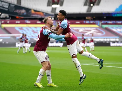 Lingard bùng nổ dữ dội, lập cú đúp hủy diệt Leicester City
