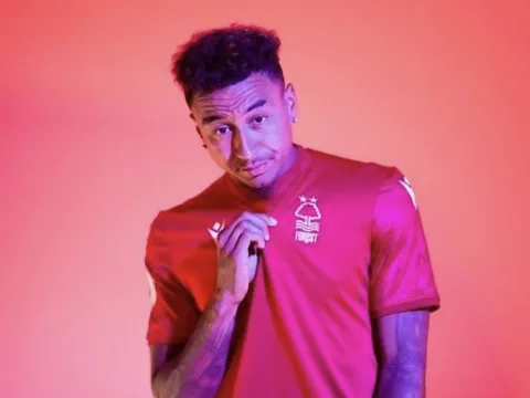 Lingard khiến CĐV đội bóng mới nổi giận