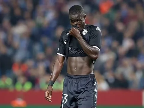 'Lính đánh thuê' Chelsea hóa trò hề khiến đội bóng thua thảm