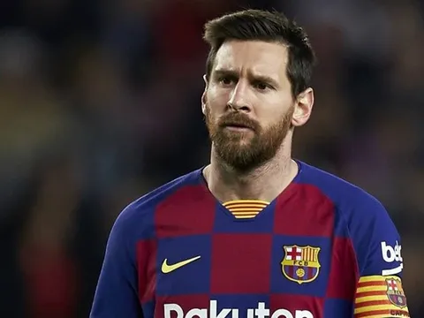 'Messi buộc phải ở lại Barca vì lời khuyên tồi tệ của bố mình'
