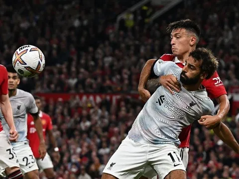 Lisandro Martinez đang ám ảnh Salah?