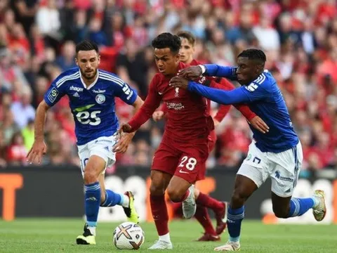 Fabio Carvalho khiến sân Anfield phấn khích