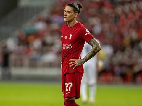 Liverpool 2-0 Crystal Palace: Bom tấn gây choáng; Thần đồng rực sáng