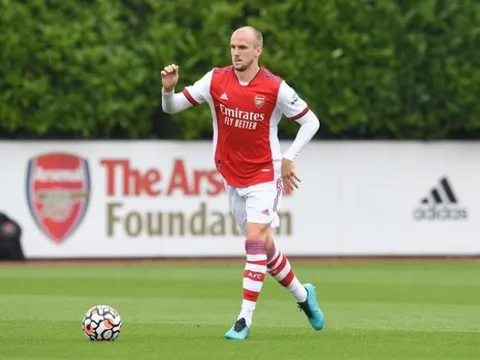 Rob Holding muốn Arsenal đi theo con đường của Liverpool