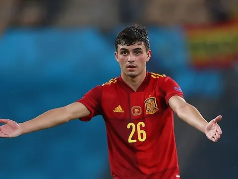 Liverpool đưa kỷ lục gia EURO 2020 vào tầm ngắm