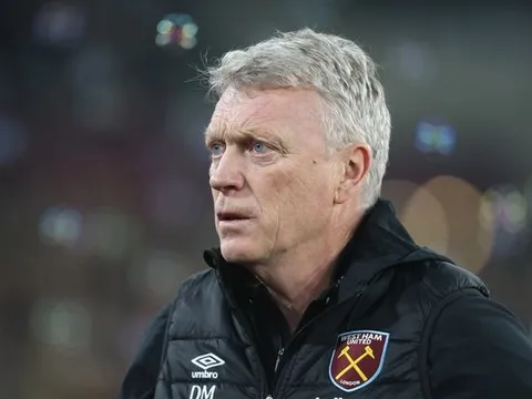 Liverpool khiến David Moyes lo sốt vó