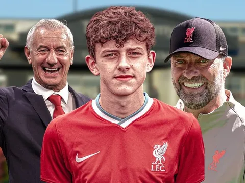 Liverpool ký hợp đồng 5 năm với cháu trai huyền thoại