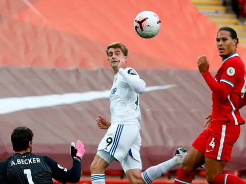 Liverpool thắng nhọc Leeds: Klopp gặp 2 đề khó khi EPL mới chỉ bắt đầu