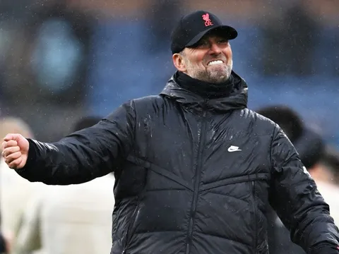 Liverpool tiếp tục thắng, Klopp bỗng có cơn đau đầu "dễ chịu"