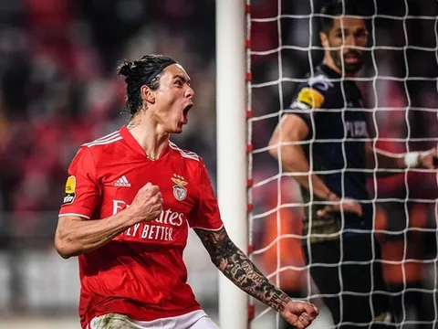 Liverpool từ chối giúp 'bom tấn' 100 triệu vượt mặt Salah và Van Dijk