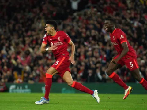Liverpool vươn lên ngôi đầu BXH Premier League