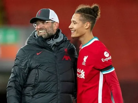 Chỉ 1 hành động, Klopp đã khiến sao trẻ của Liverpool 'hoảng sợ'