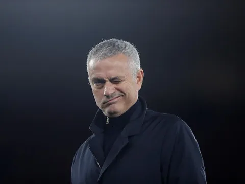 Lộ 3 hợp đồng trong ngày Mourinho tái xuất