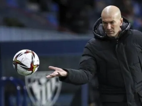 Lộ diện cái tên đầu tiên rời Real Madrid hè 2021?