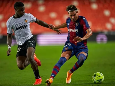 Lỡ duyên với sao Bayern, Leeds tìm đến "nhân tố hoàn hảo" của Bielsa