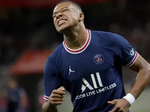 Lỡ hẹn với Real, thái độ của Mbappe dành cho PSG