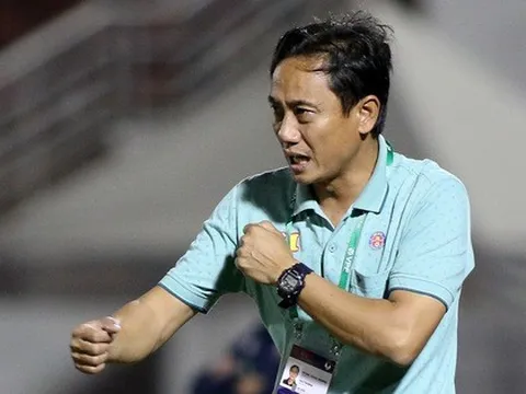 Lò xay HLV tại V-League 2022