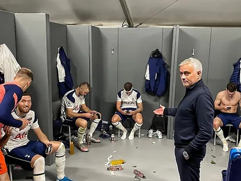 Loạt bài đăng hài hước của 'U57' Mourinho trên Instagram