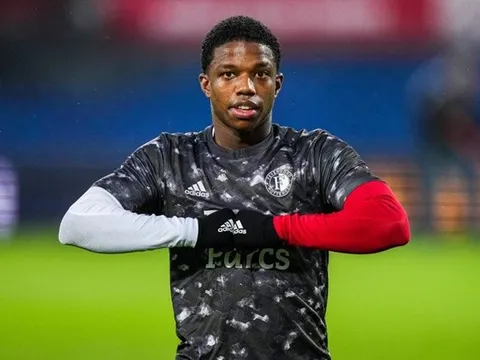 Lời cảnh báo đến 'nhóm tự mãn' ở Man United