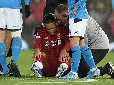 Luận Liverpool: Klopp đang bỏ bê hàng thủ?
