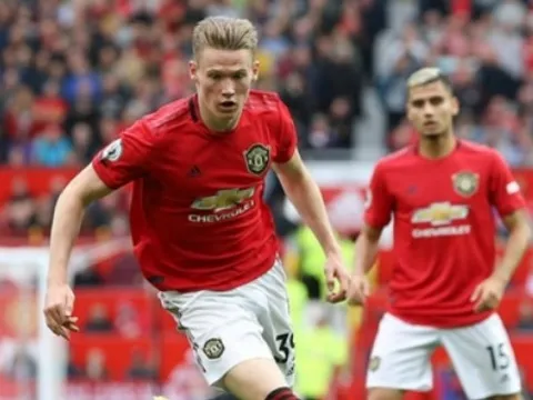 Luận Man Utd: Có thắng, đừng vội vui