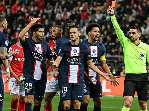 Luis Campos bất lực, Verratti nổi nóng vì Ramos nhận thẻ đỏ