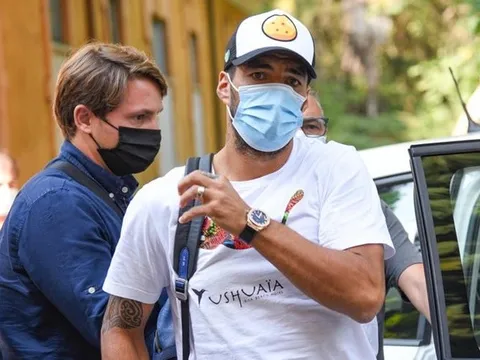 SỐC! Suarez bị điều tra vì gian lận, rõ lý do không thể đến Juventus