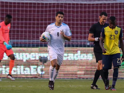 Luis Suarez "nổ" cú đúp muộn, không kịp cứu Uruguay thoát thua trước Ecuador