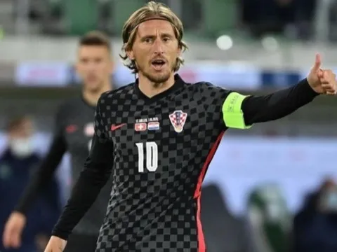 Luka Modric sẽ ở lại Real với 1 điều kiện